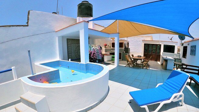 Accommodation and spa at Miraflores with Waves Surf Camp Peru
