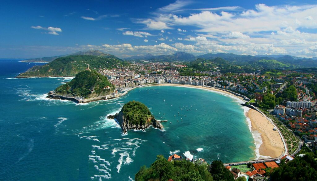 Panoramic shot of San Sebastián in Spain