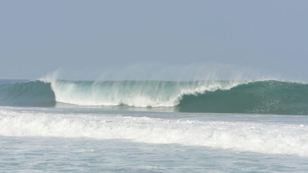 Puerto Escondido surf with big barrel and no one in it