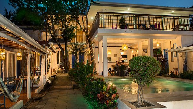 Accommodation at night at La Botella de Leche surf camp in Tamarindo