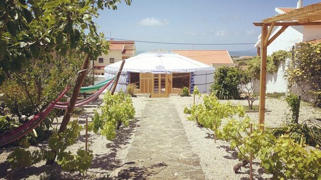 Accommodation with blue skies at Moka Surfhouse & Yoga Retreat in Ericeira