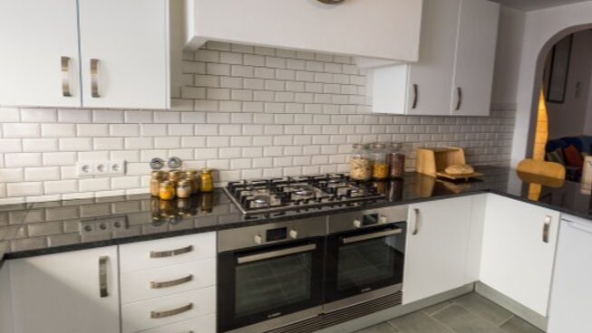 Accommodation with kitchen and stove at The Surf Experience Surf camp in Portugal