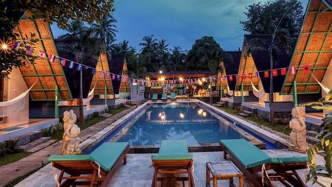 Accommodation at night at Kubu Surf School