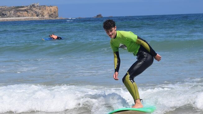 learner surf on a wave