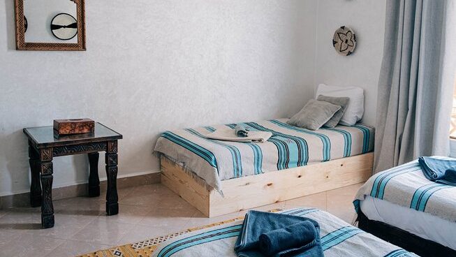rooms with single beds at Easy Surf Maroc
